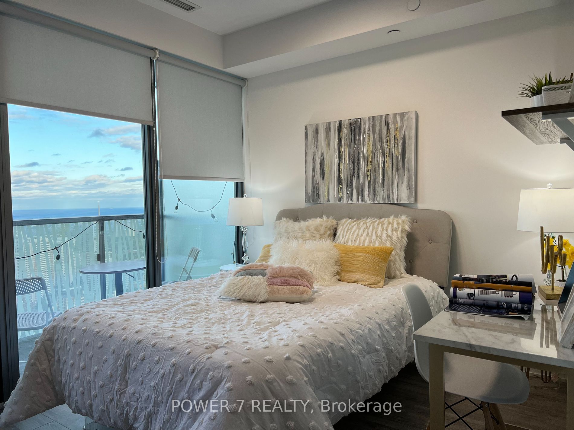 50 Charles St E, #4402