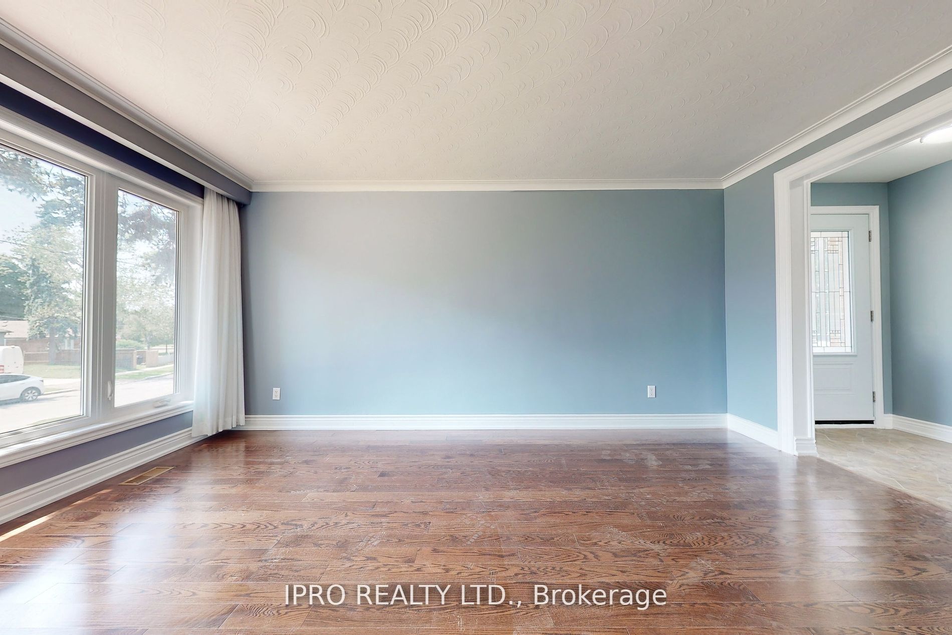 22 Royal Doulton Dr