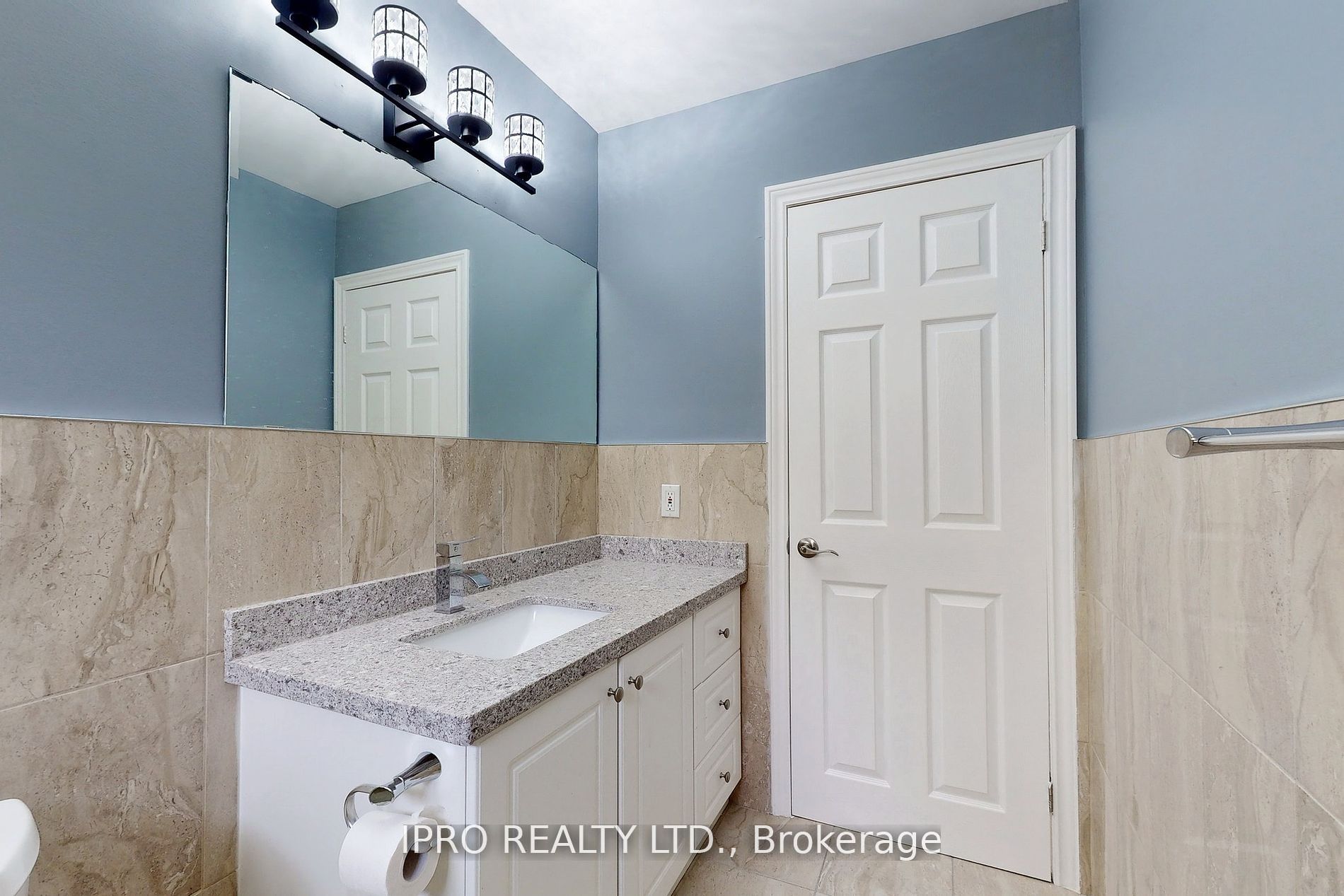22 Royal Doulton Dr