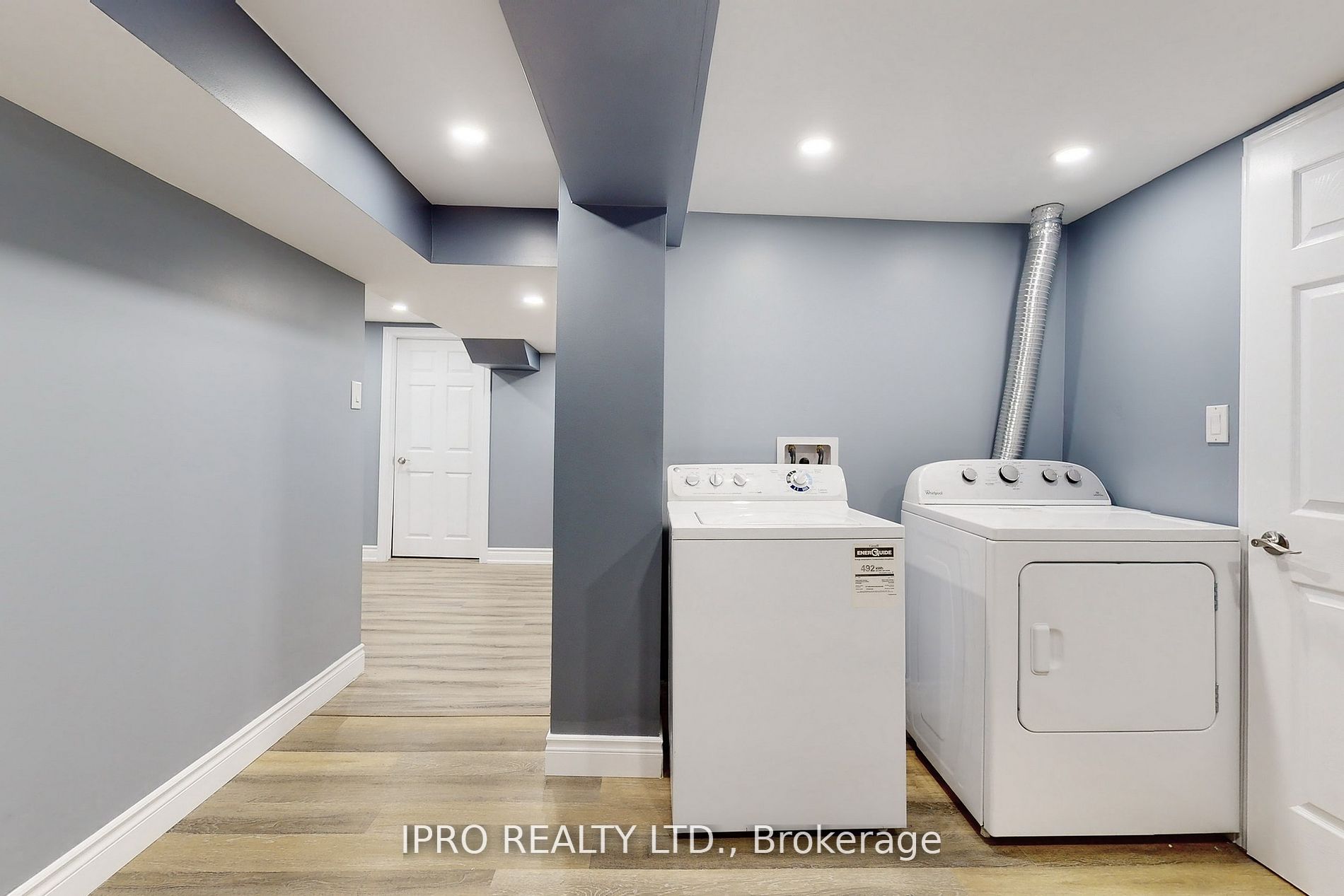 22 Royal Doulton Dr