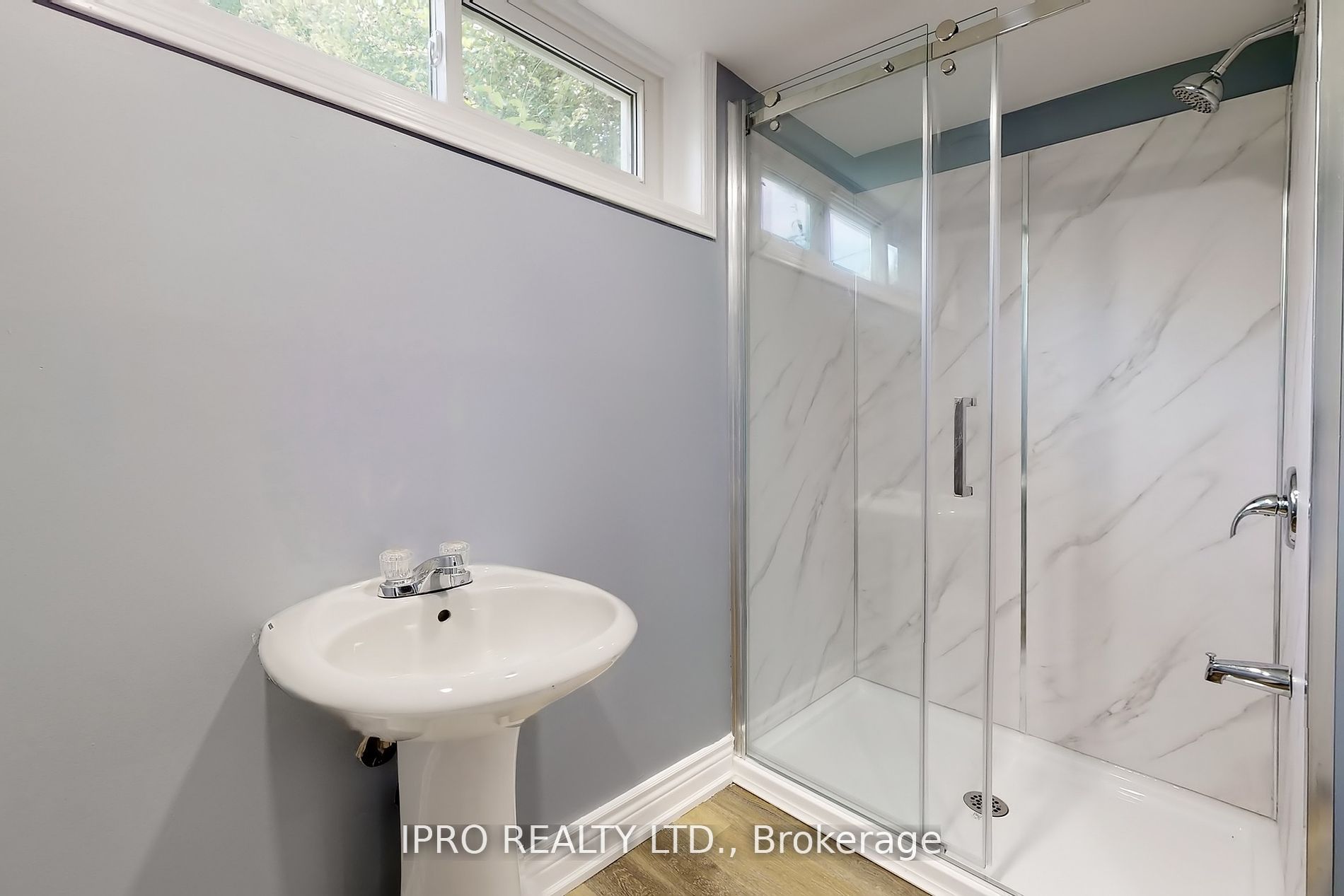 22 Royal Doulton Dr