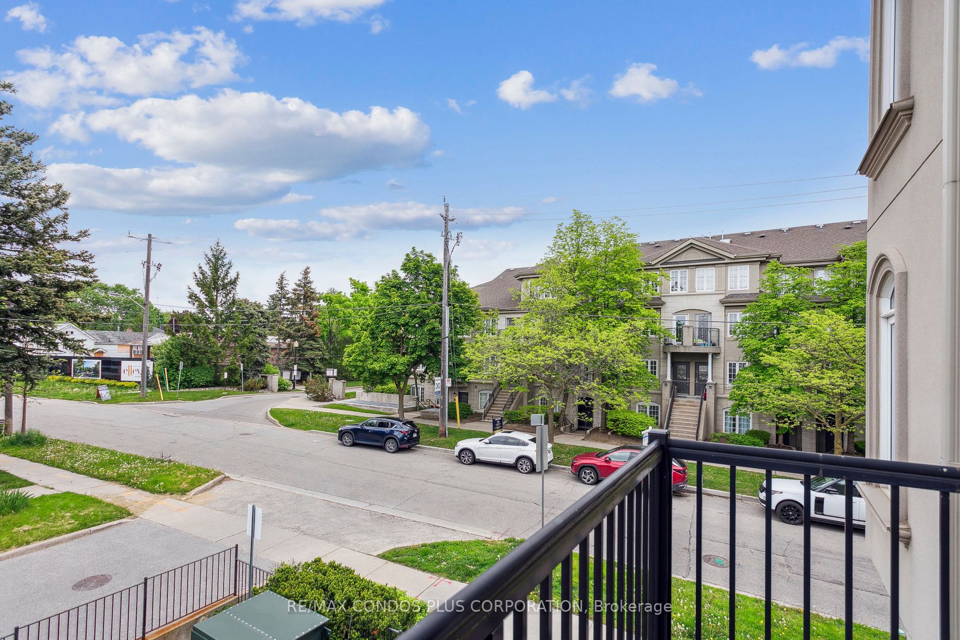 118 Finch Ave W, #20