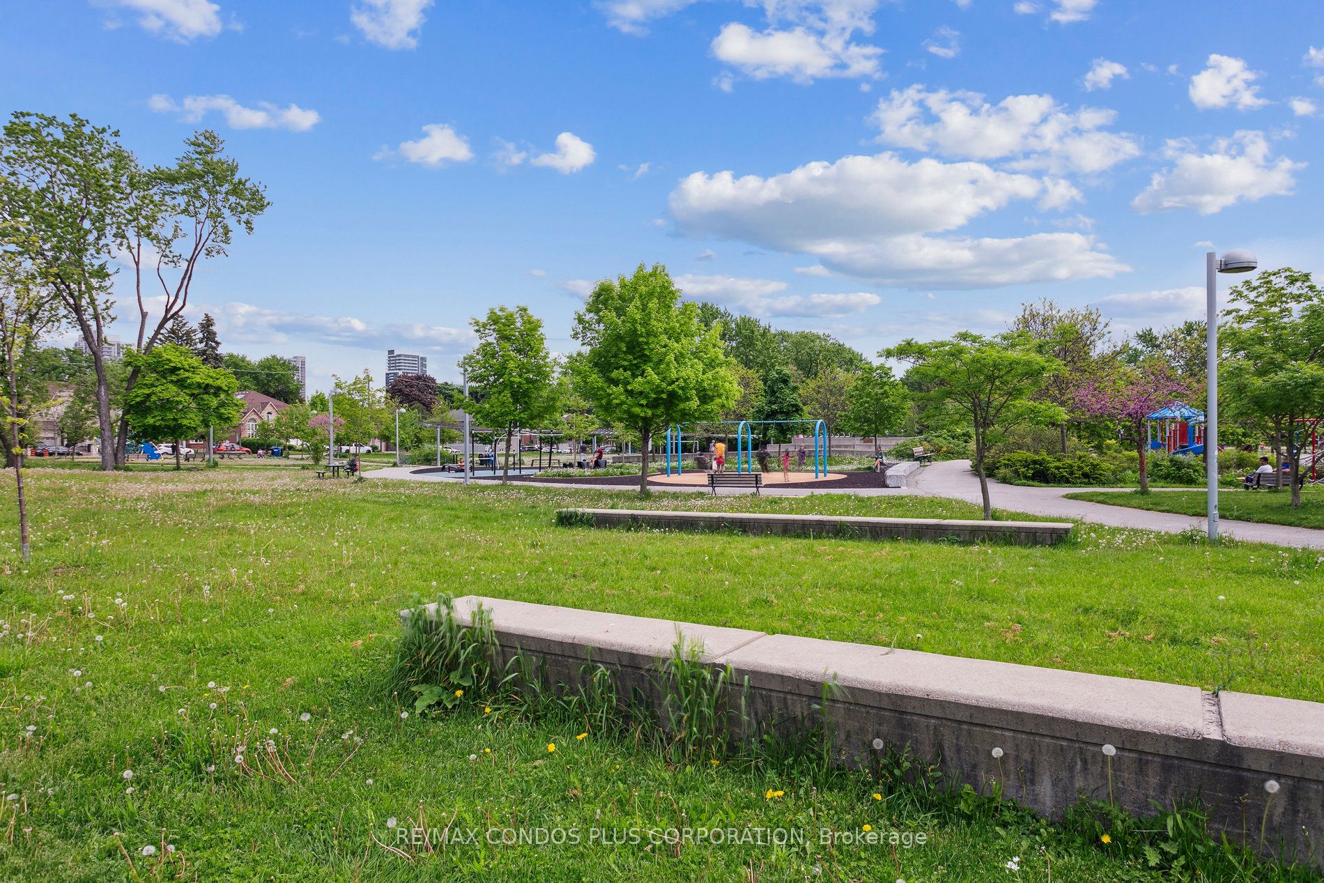 118 Finch Ave W, #20