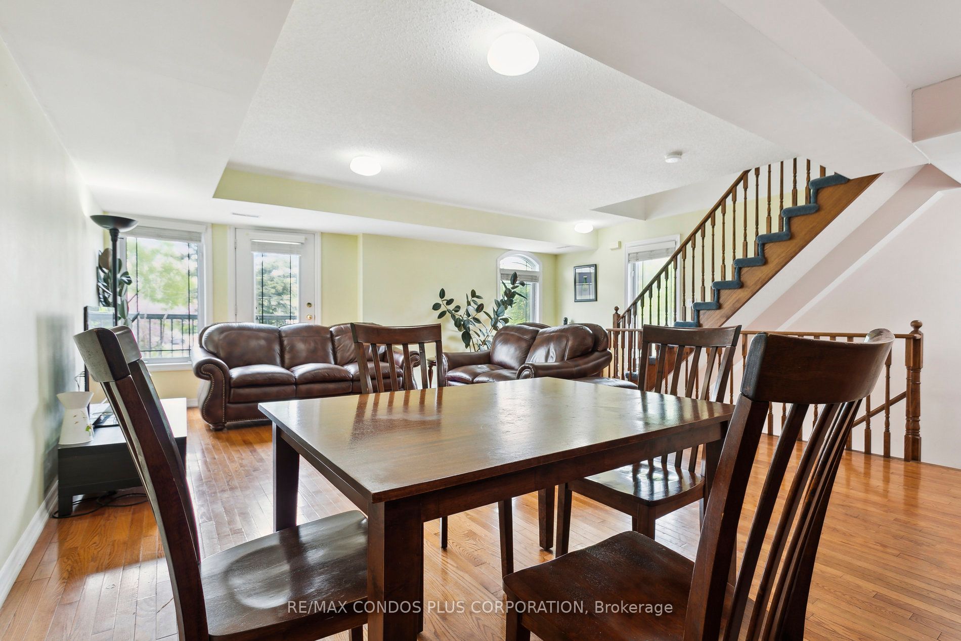 118 Finch Ave W, #20