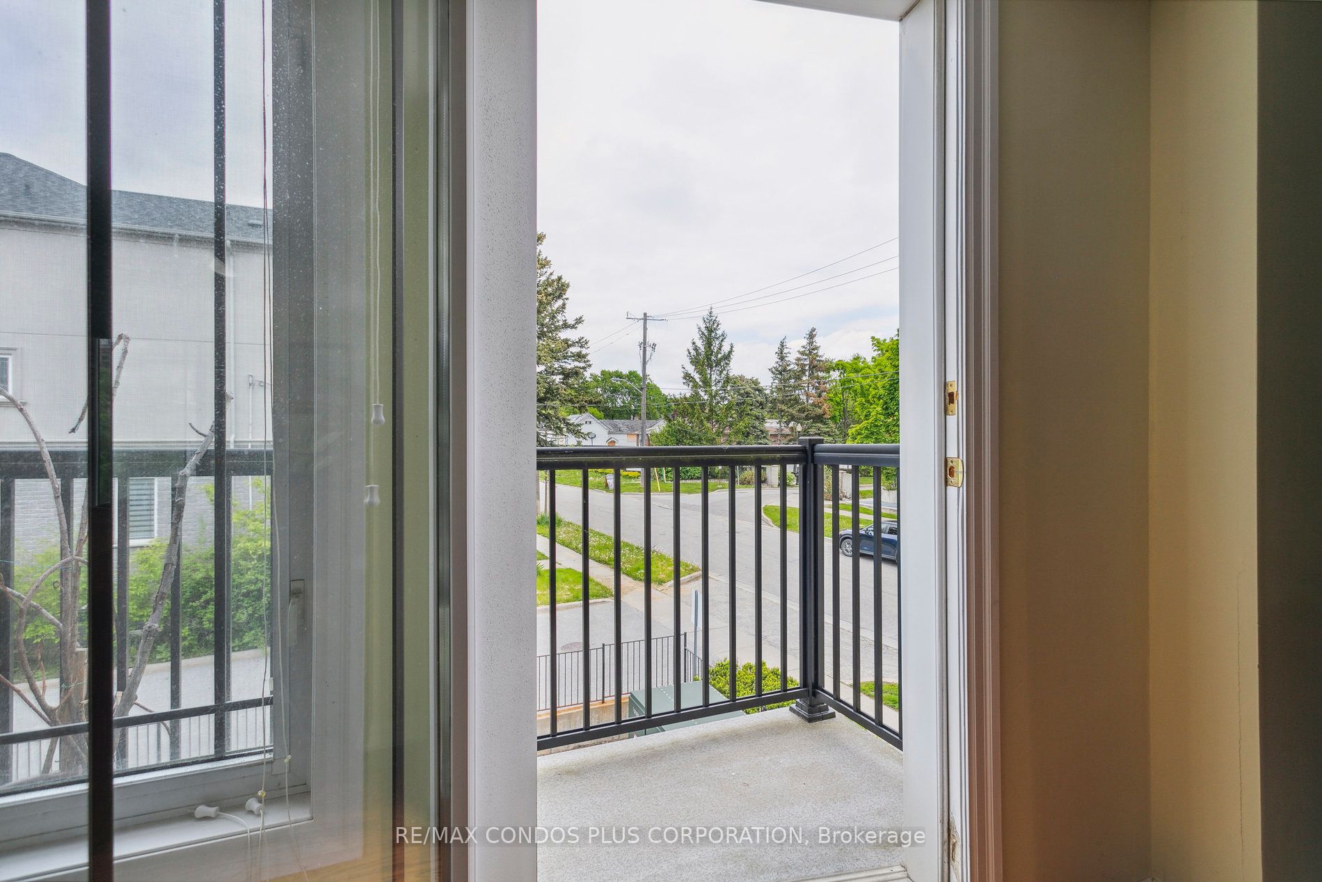 118 Finch Ave W, #20