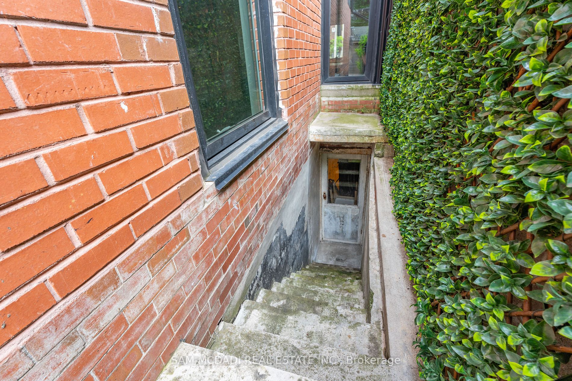 15 Crocker Avenue