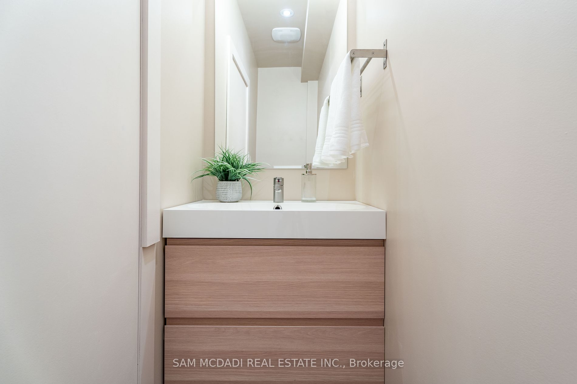 15 Crocker Avenue