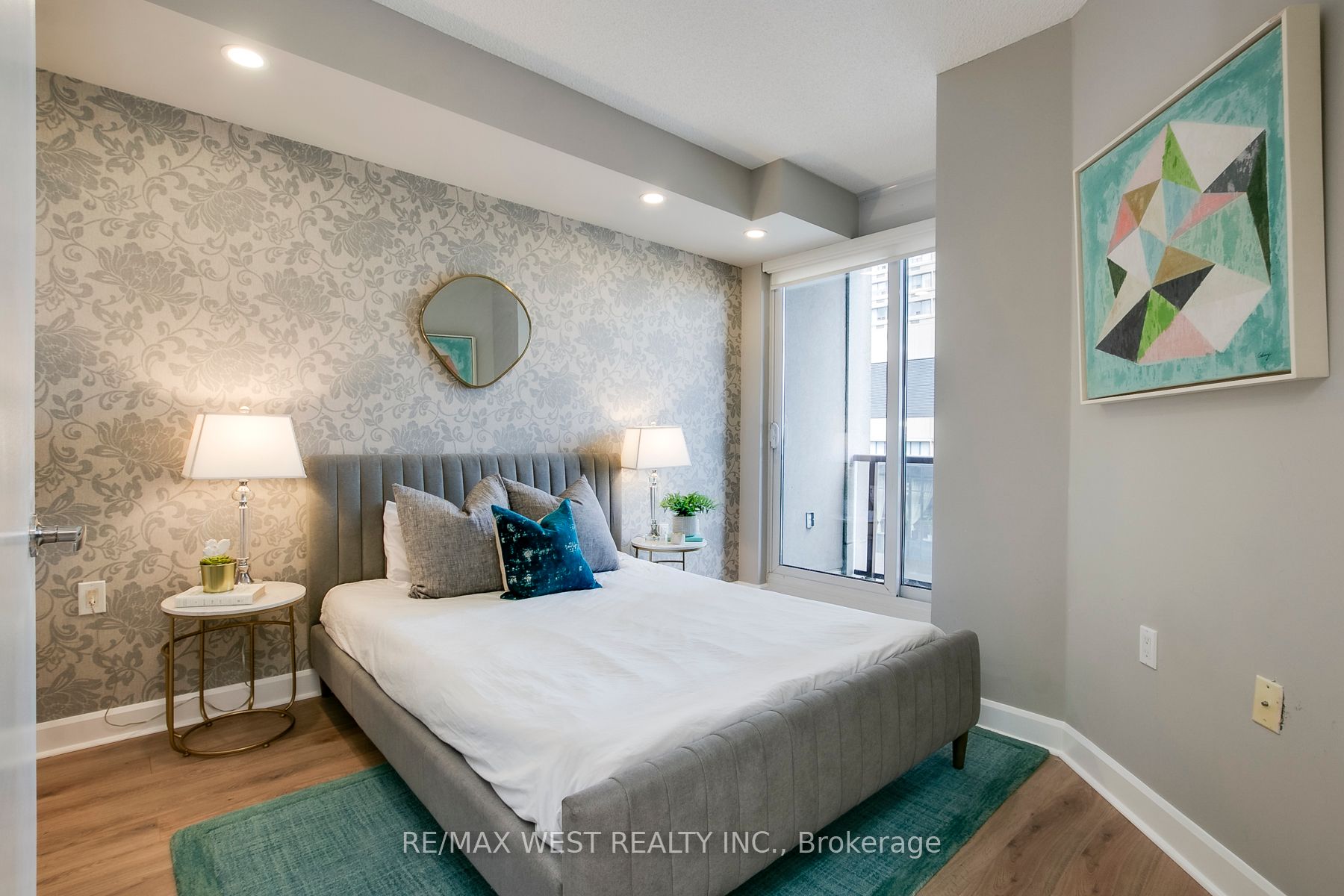 85 Bloor Street E, #1503