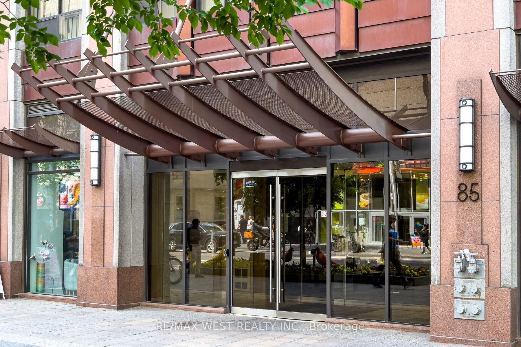 85 Bloor Street E, #1503
