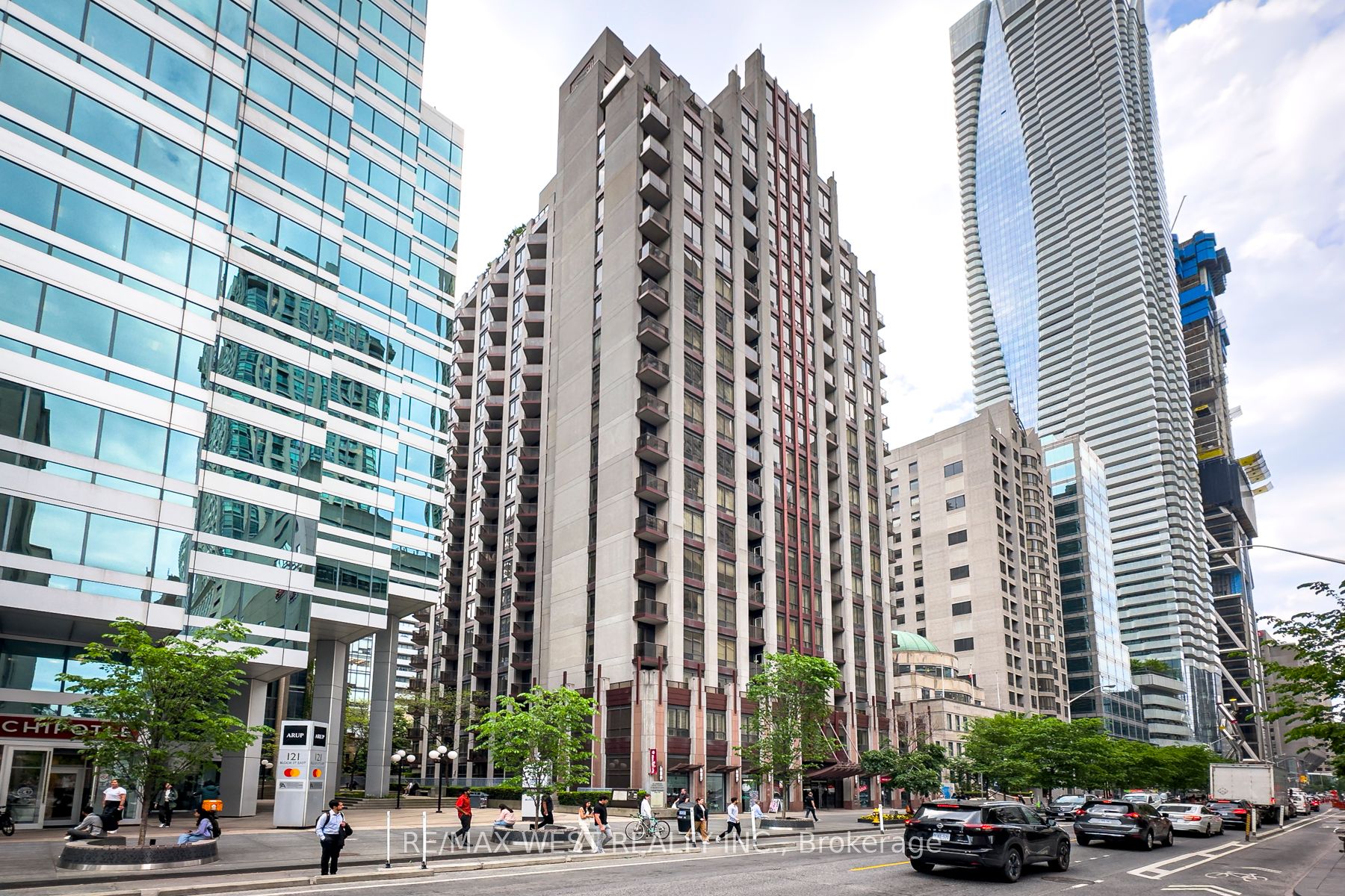 85 Bloor Street E, #1503