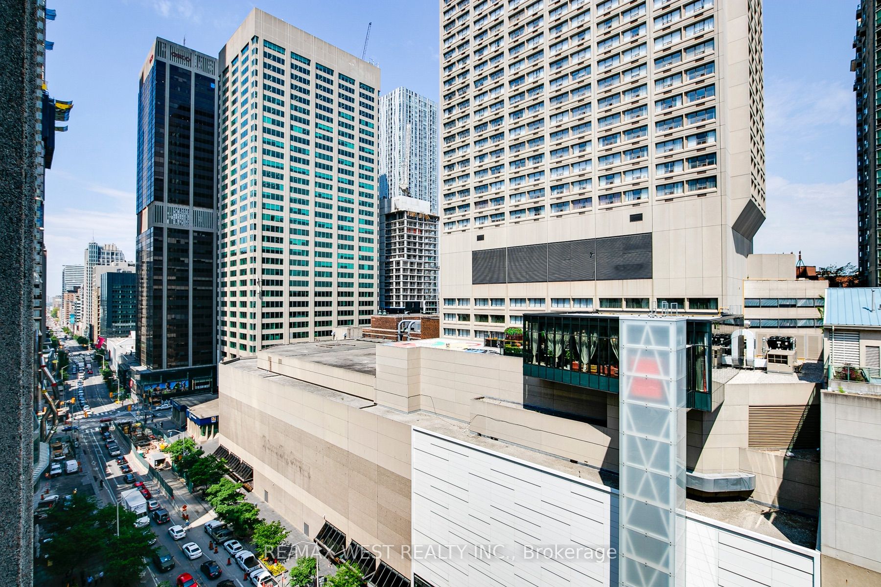 85 Bloor Street E, #1503