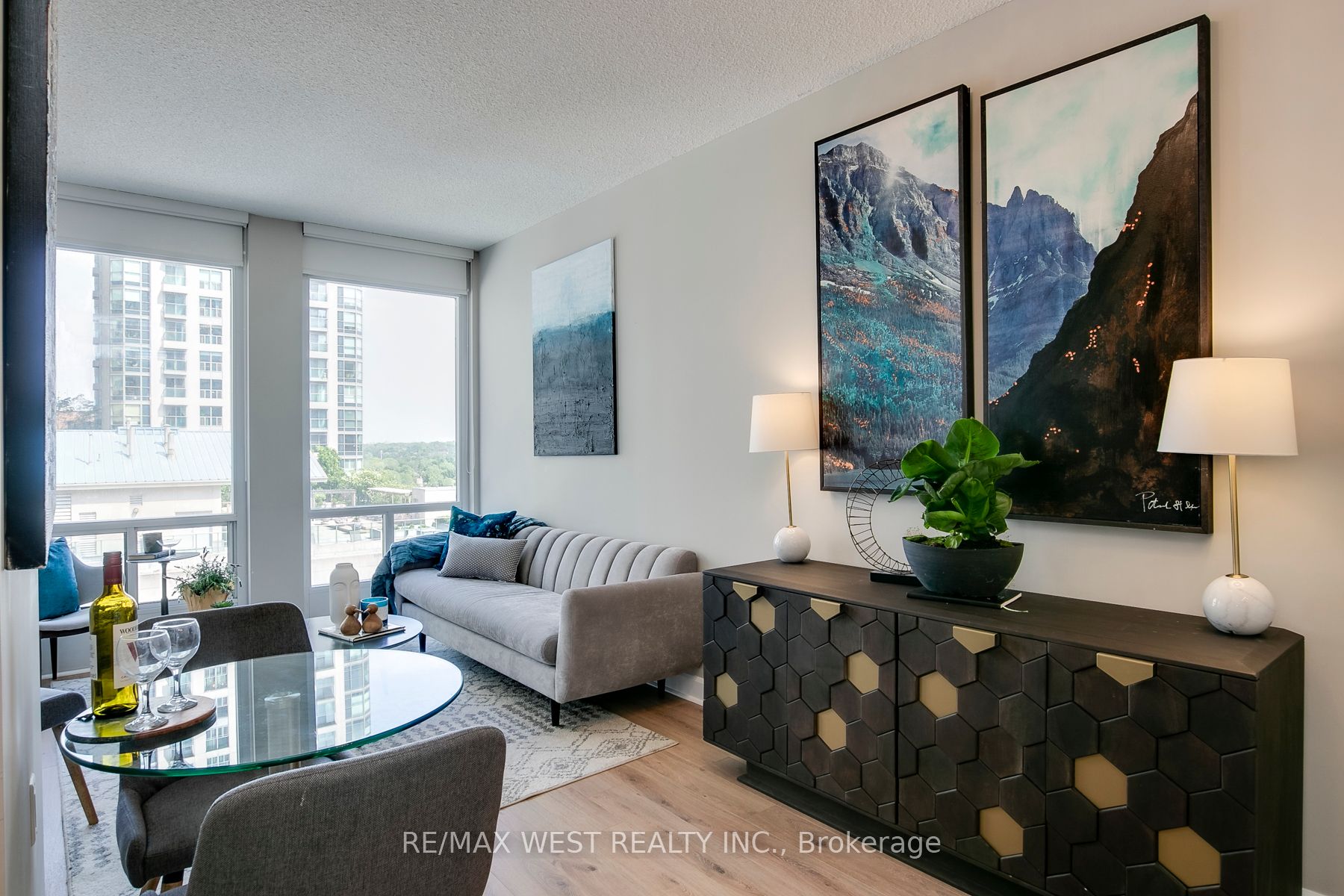 85 Bloor Street E, #1503