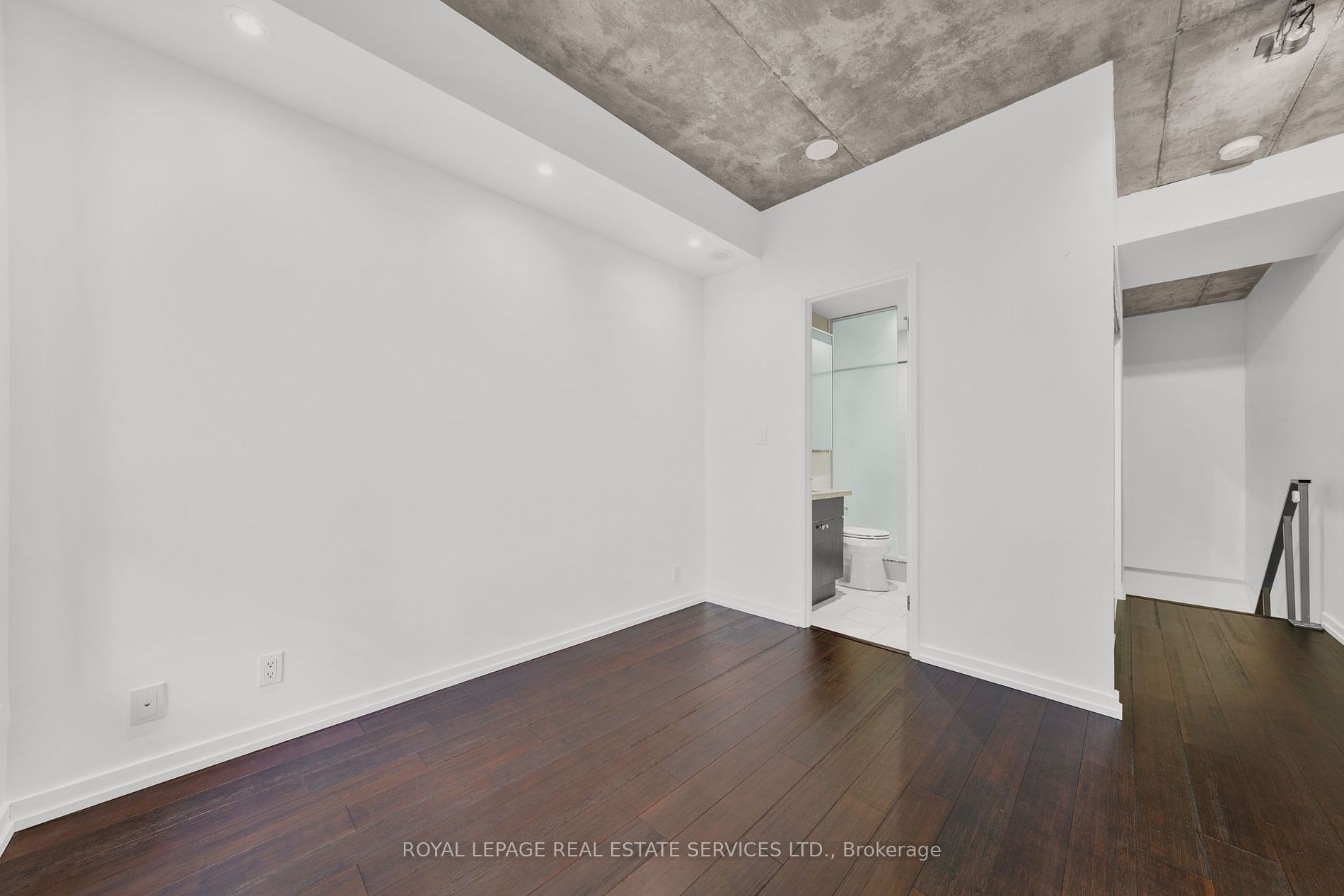 1 Shaw St, #106