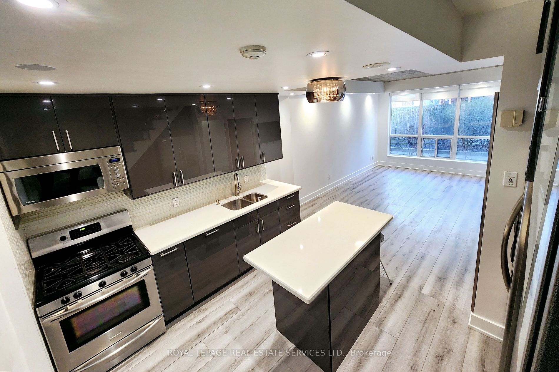 1 Shaw St, #106