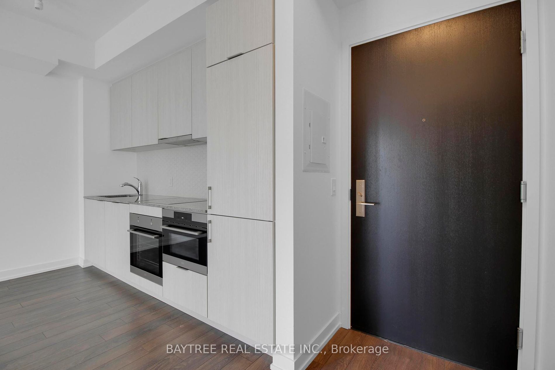 158 Front St E, #1616