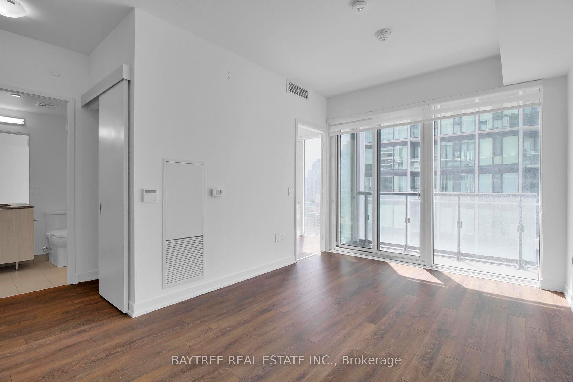 158 Front St E, #1616