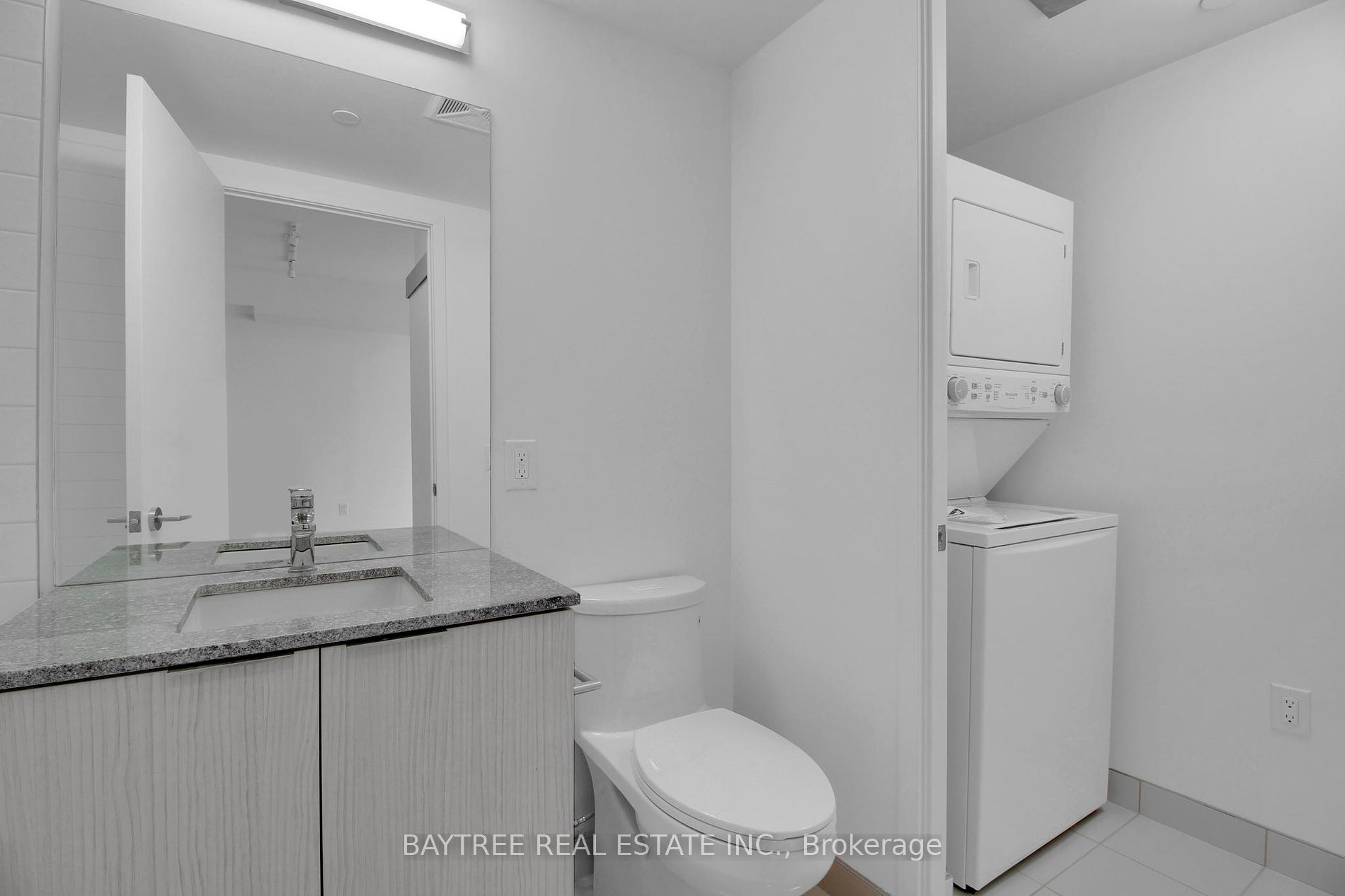 158 Front St E, #1616