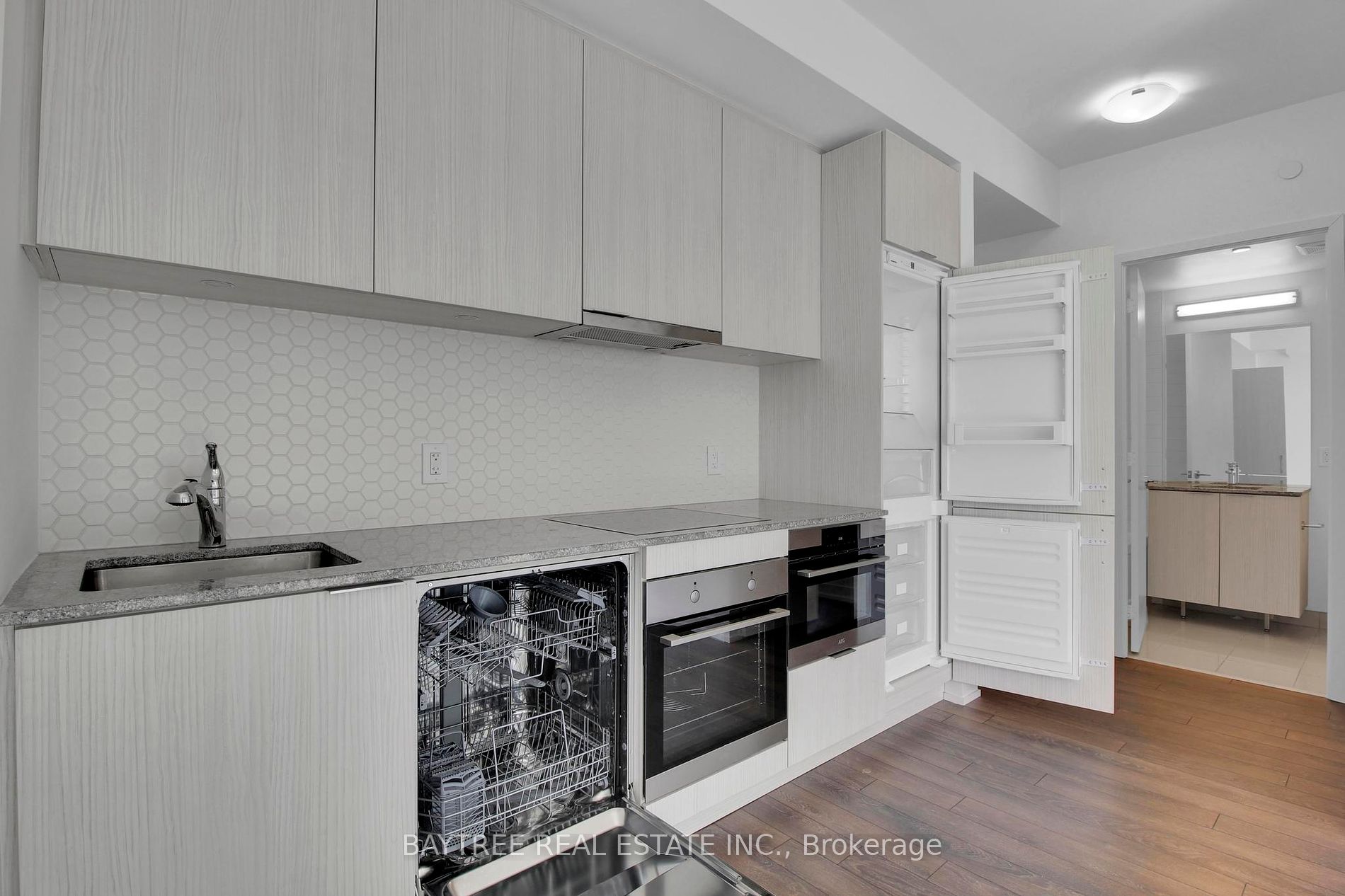158 Front St E, #1616