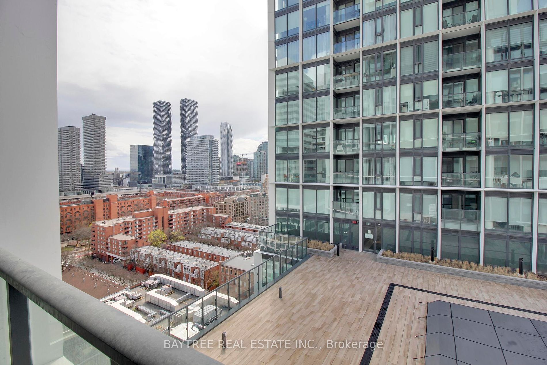 158 Front St E, #1616