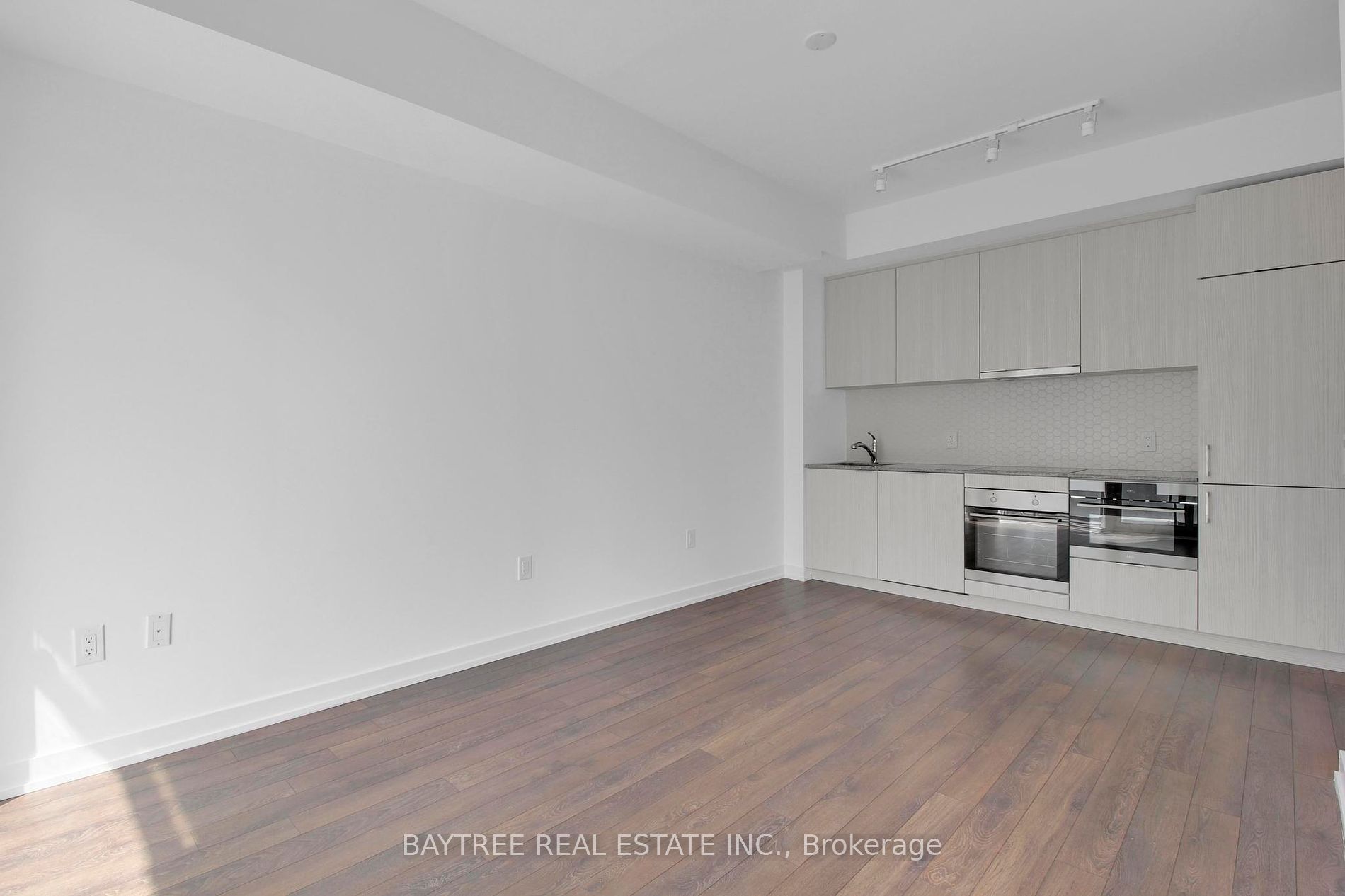 158 Front St E, #1616