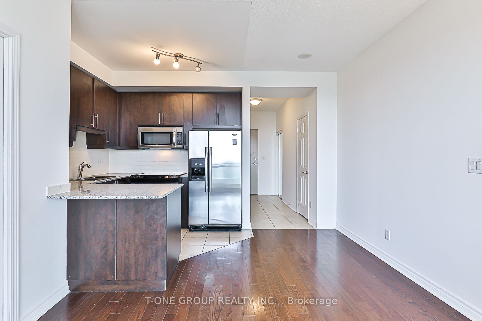 18 Holmes Ave, #2102