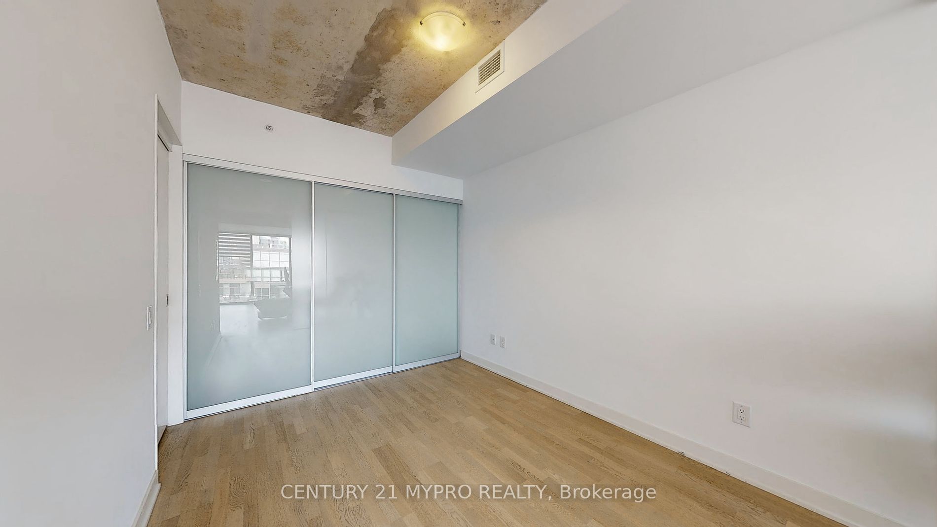 629 King Street W, #1012