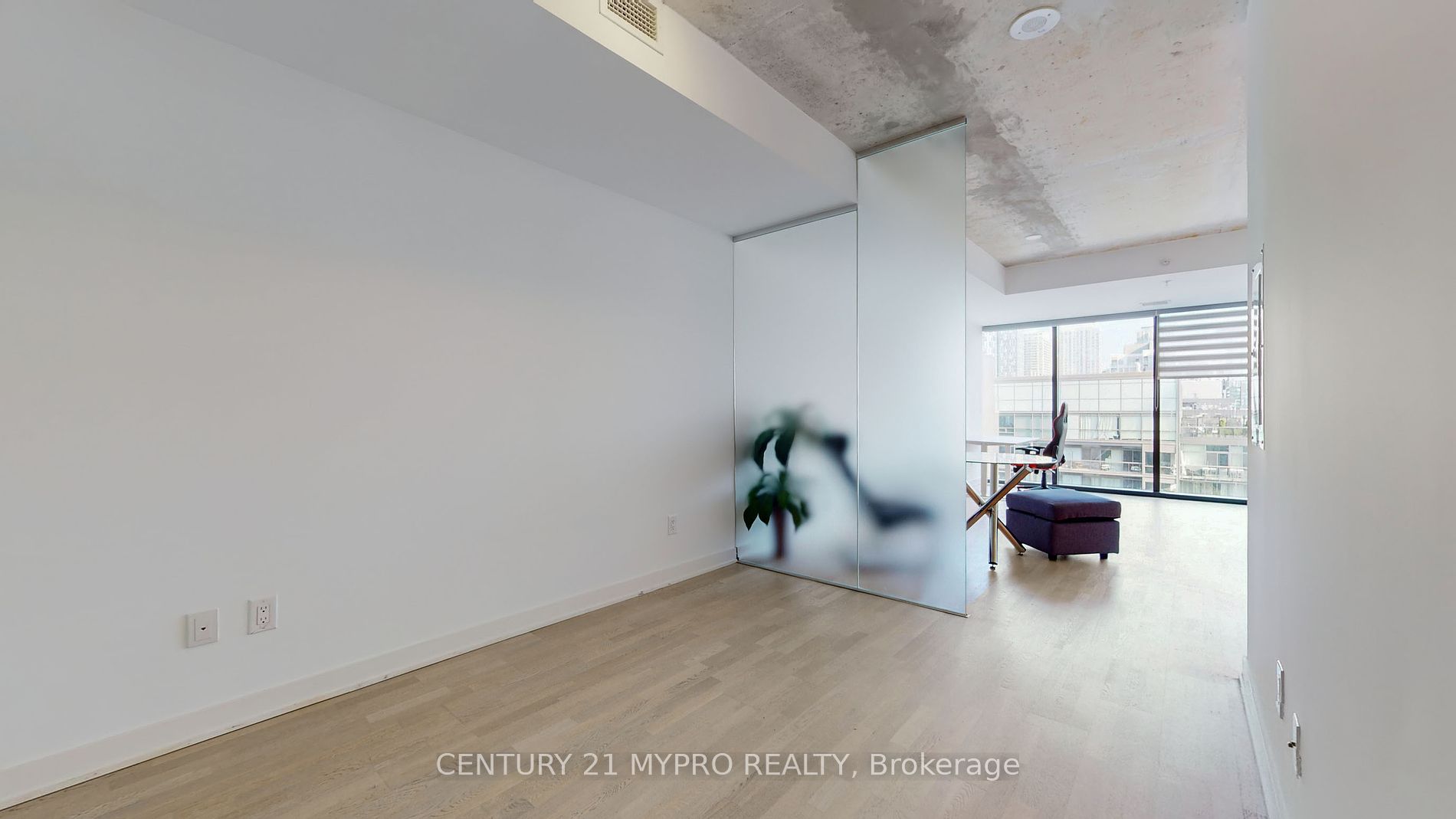 629 King Street W, #1012