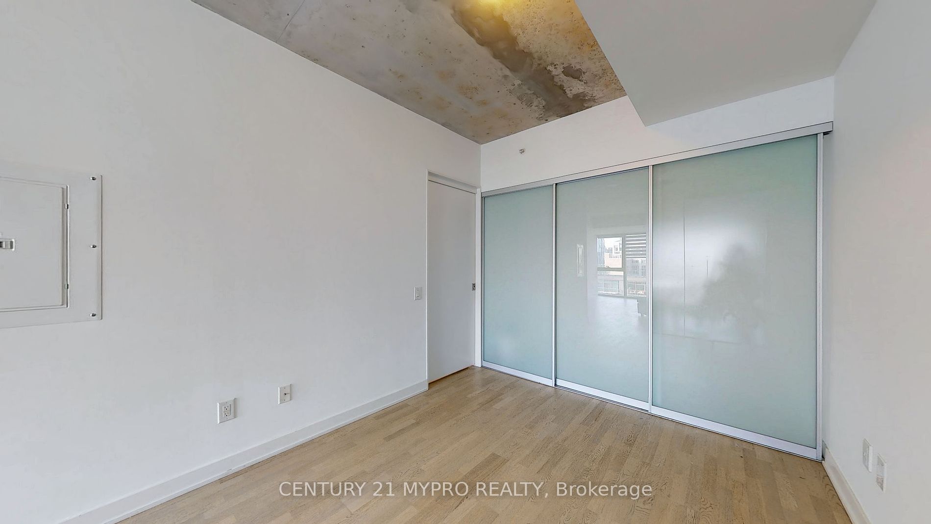 629 King Street W, #1012