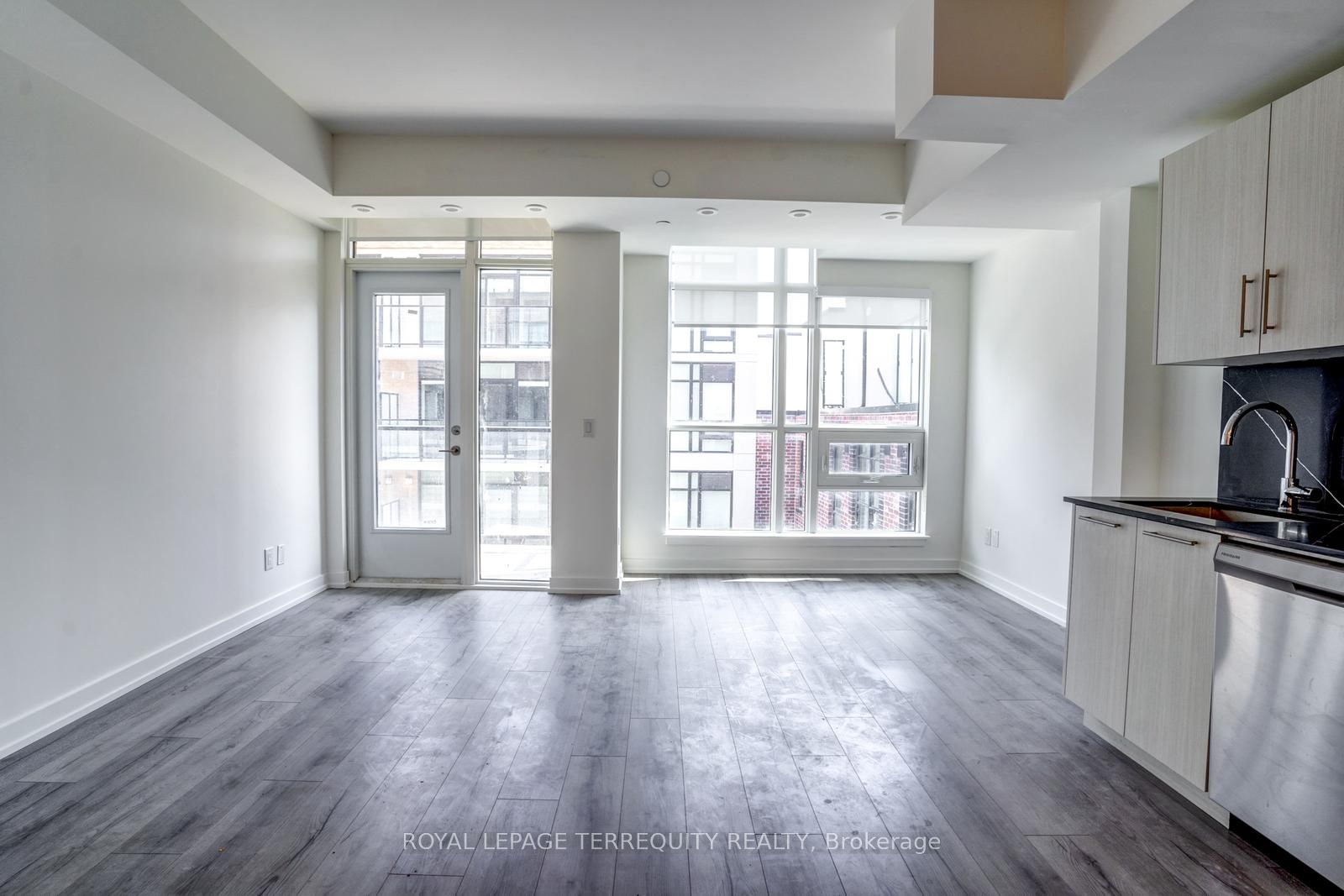 861 Sheppard Ave W, #43