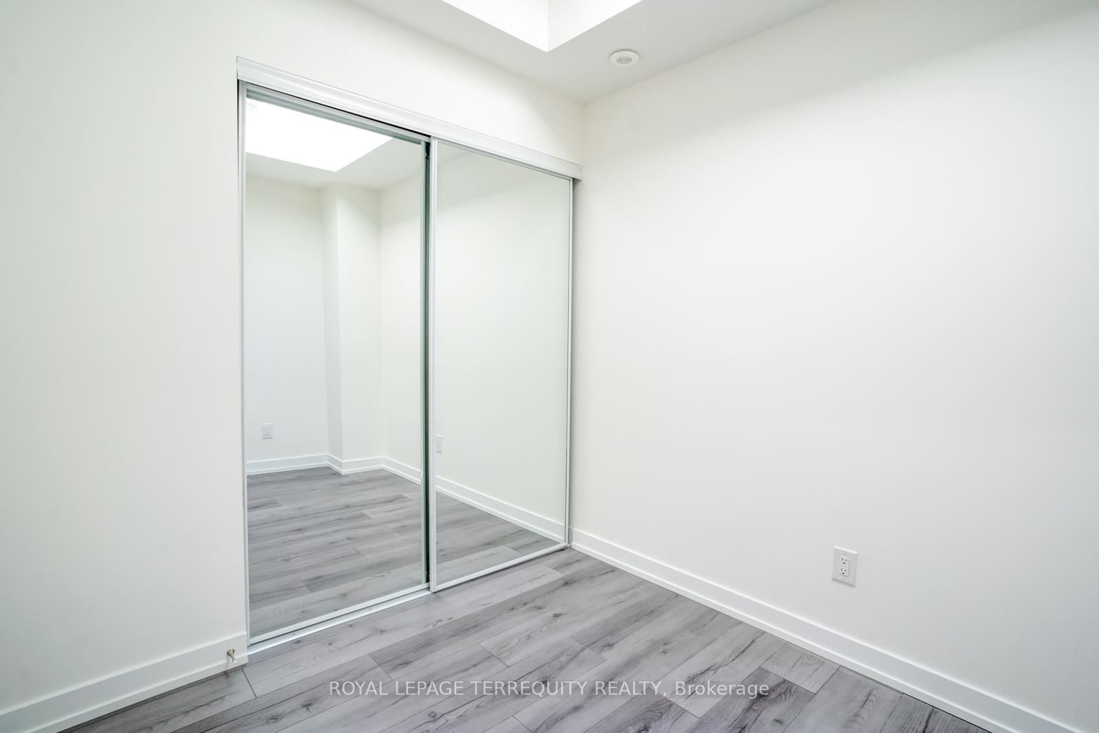 861 Sheppard Ave W, #43