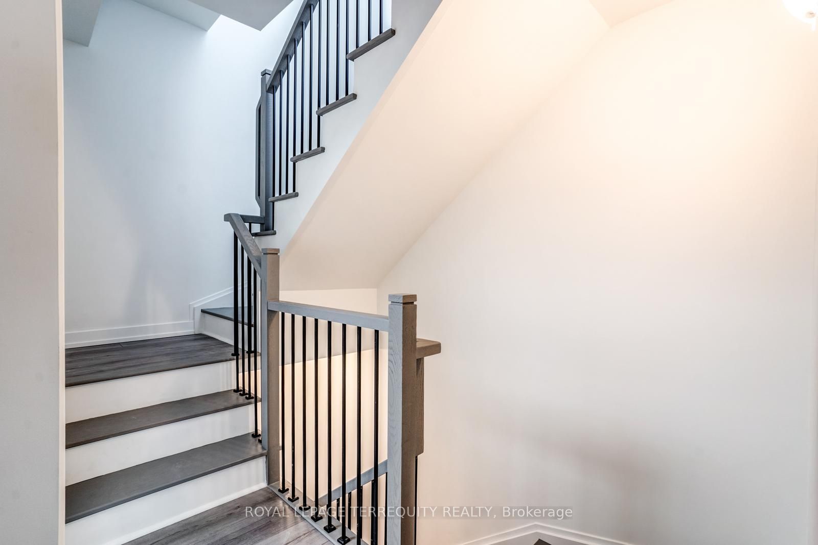 861 Sheppard Ave W, #43