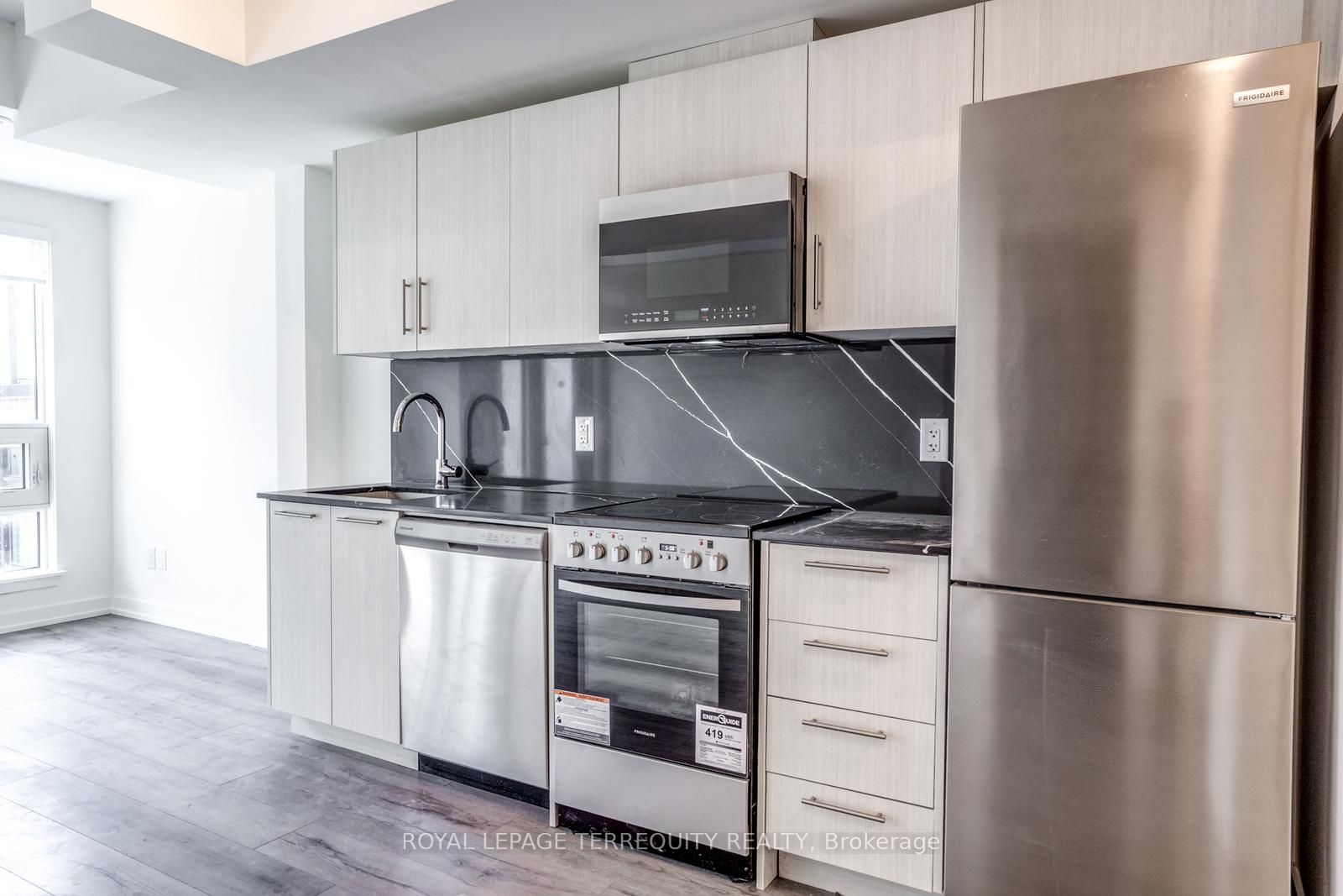 861 Sheppard Ave W, #43