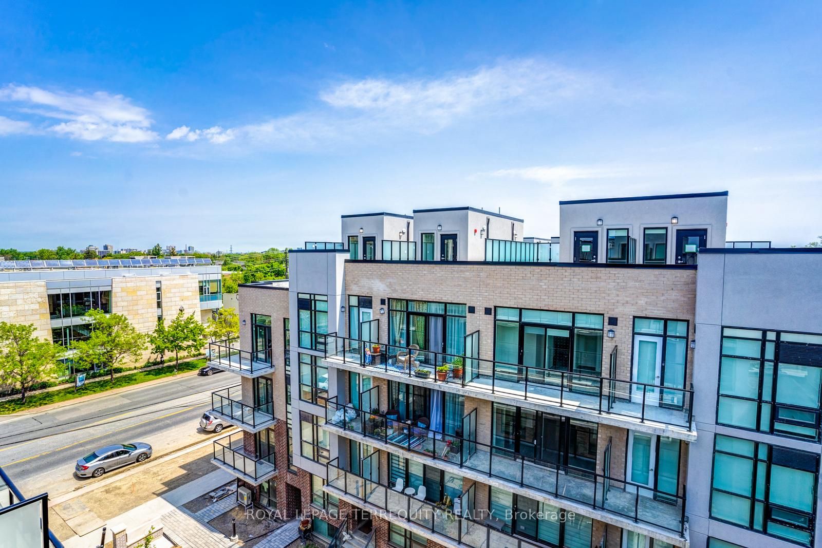 861 Sheppard Ave W, #43