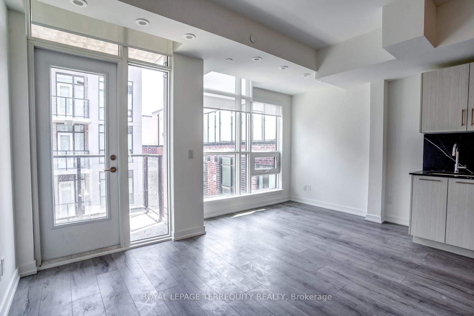 861 Sheppard Ave W, #43