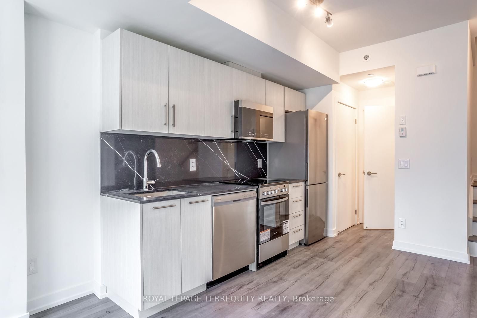 861 Sheppard Ave W, #43