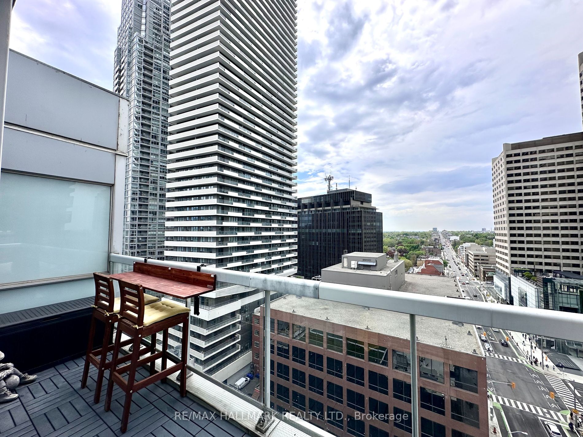 43 Eglinton Avenue E, #1902