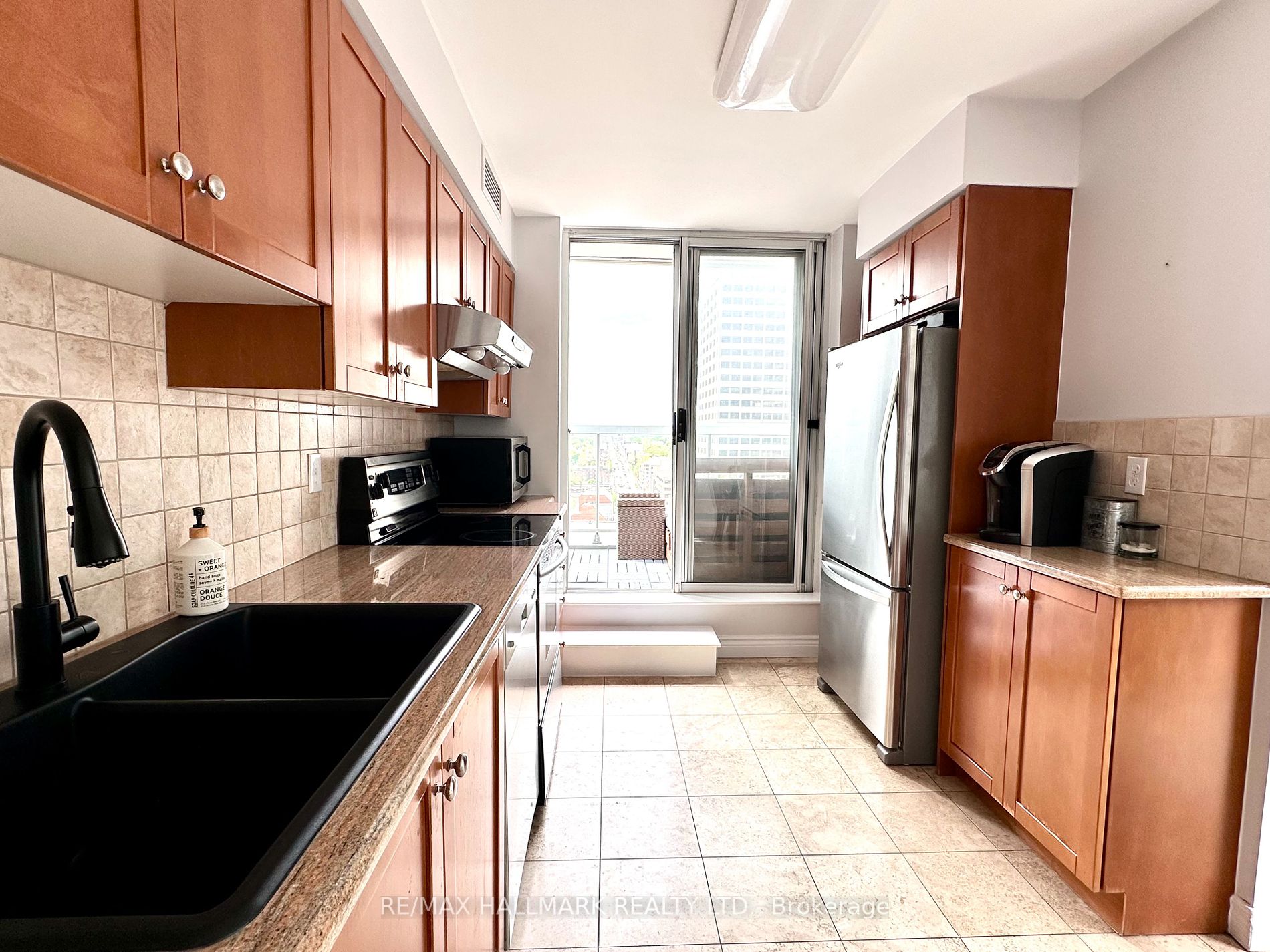 43 Eglinton Avenue E, #1902