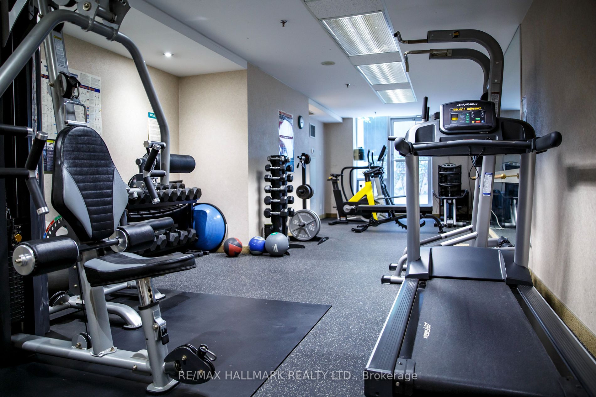 43 Eglinton Avenue E, #1902