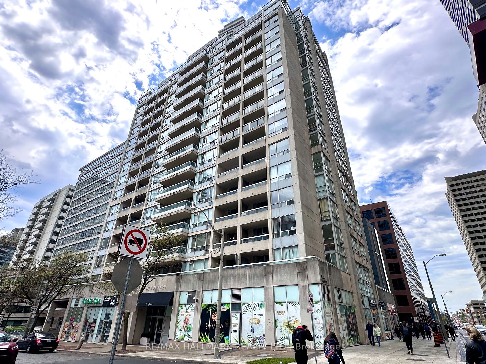 43 Eglinton Avenue E, #1902
