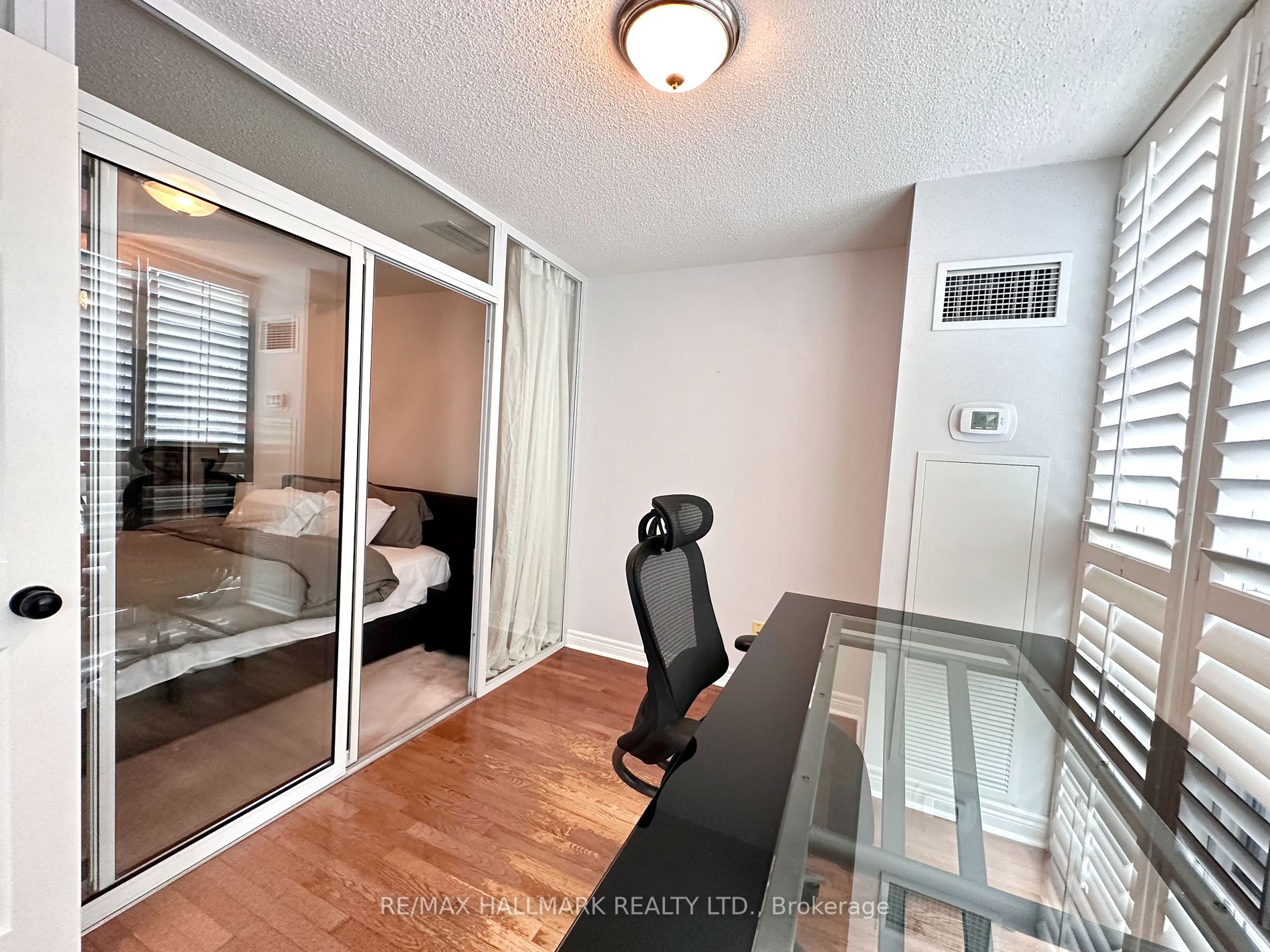 43 Eglinton Avenue E, #1902