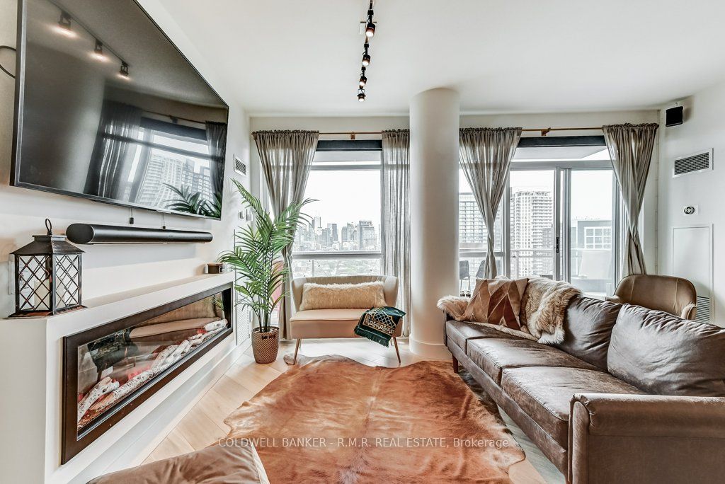 80 Western Battery Rd, #2406