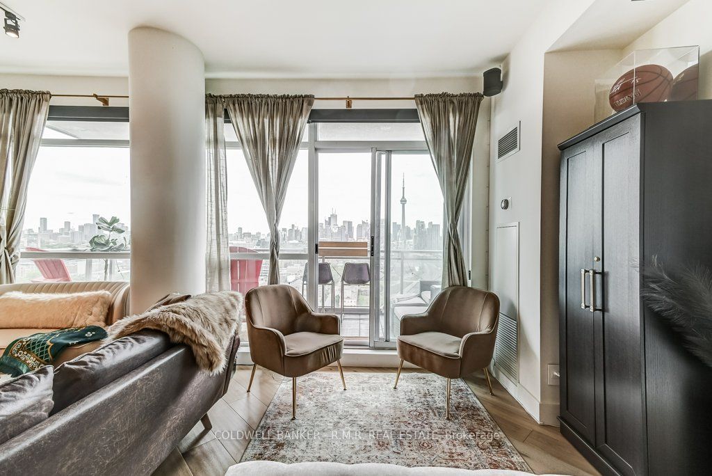 80 Western Battery Rd, #2406