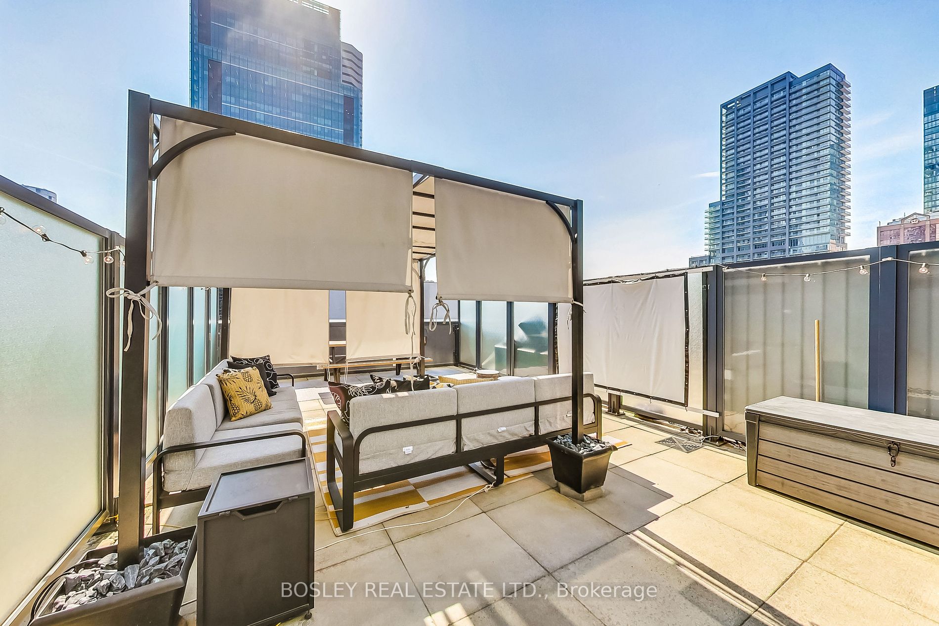 352 Front Street W, #209