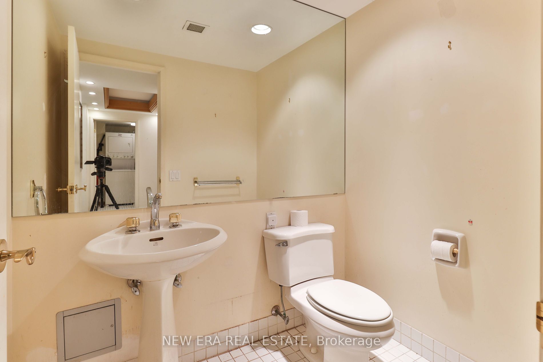460 Queens Quay W, #404E