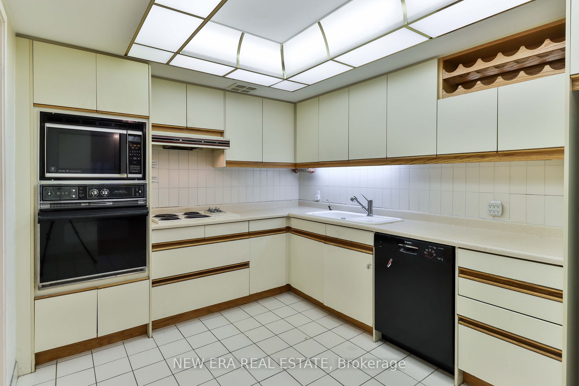 460 Queens Quay W, #404E