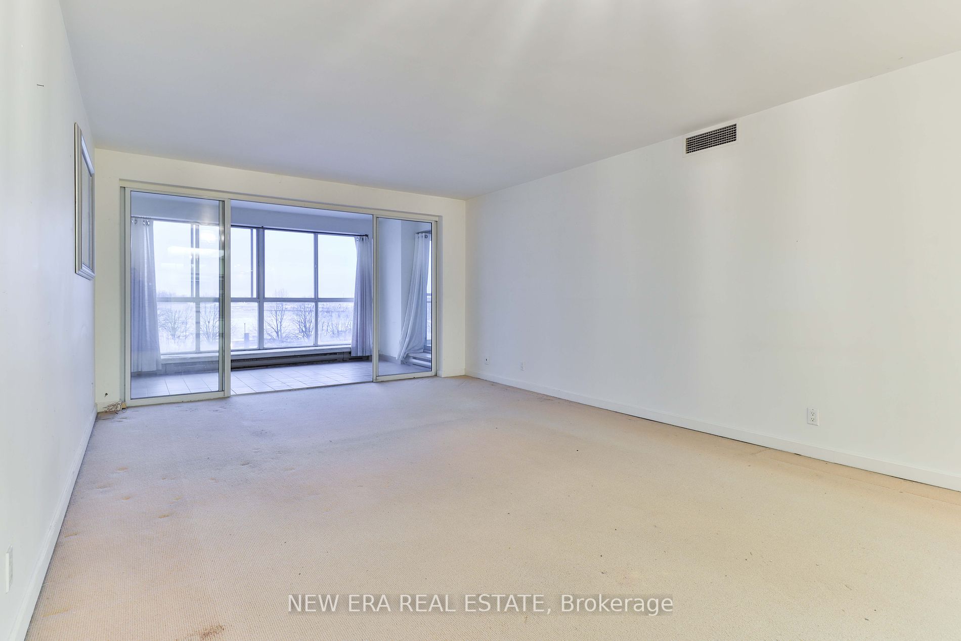 460 Queens Quay W, #404E