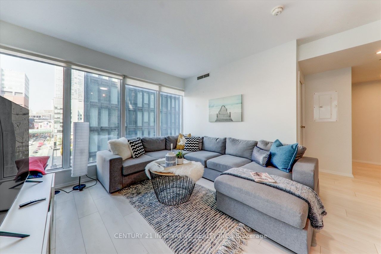 68 Shuter Street #605