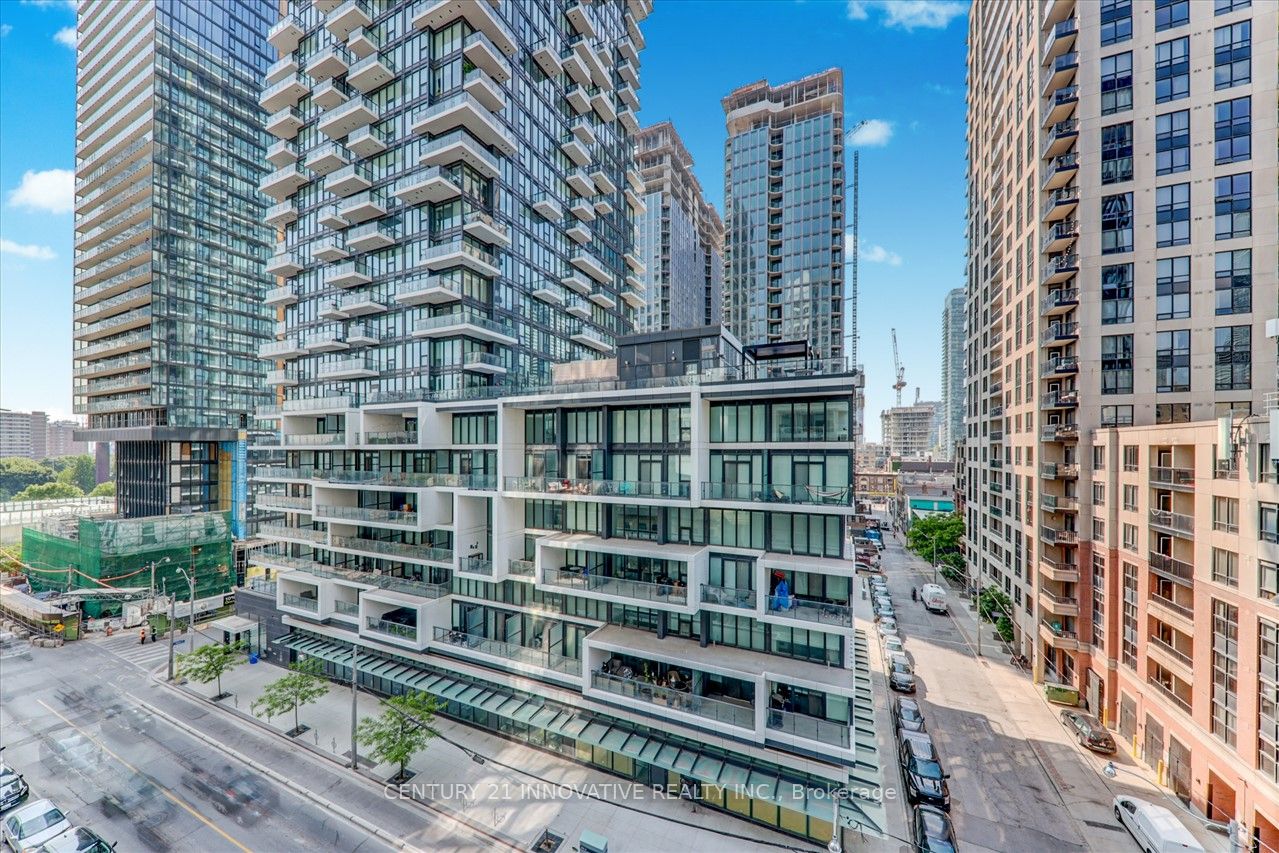 68 Shuter Street #605