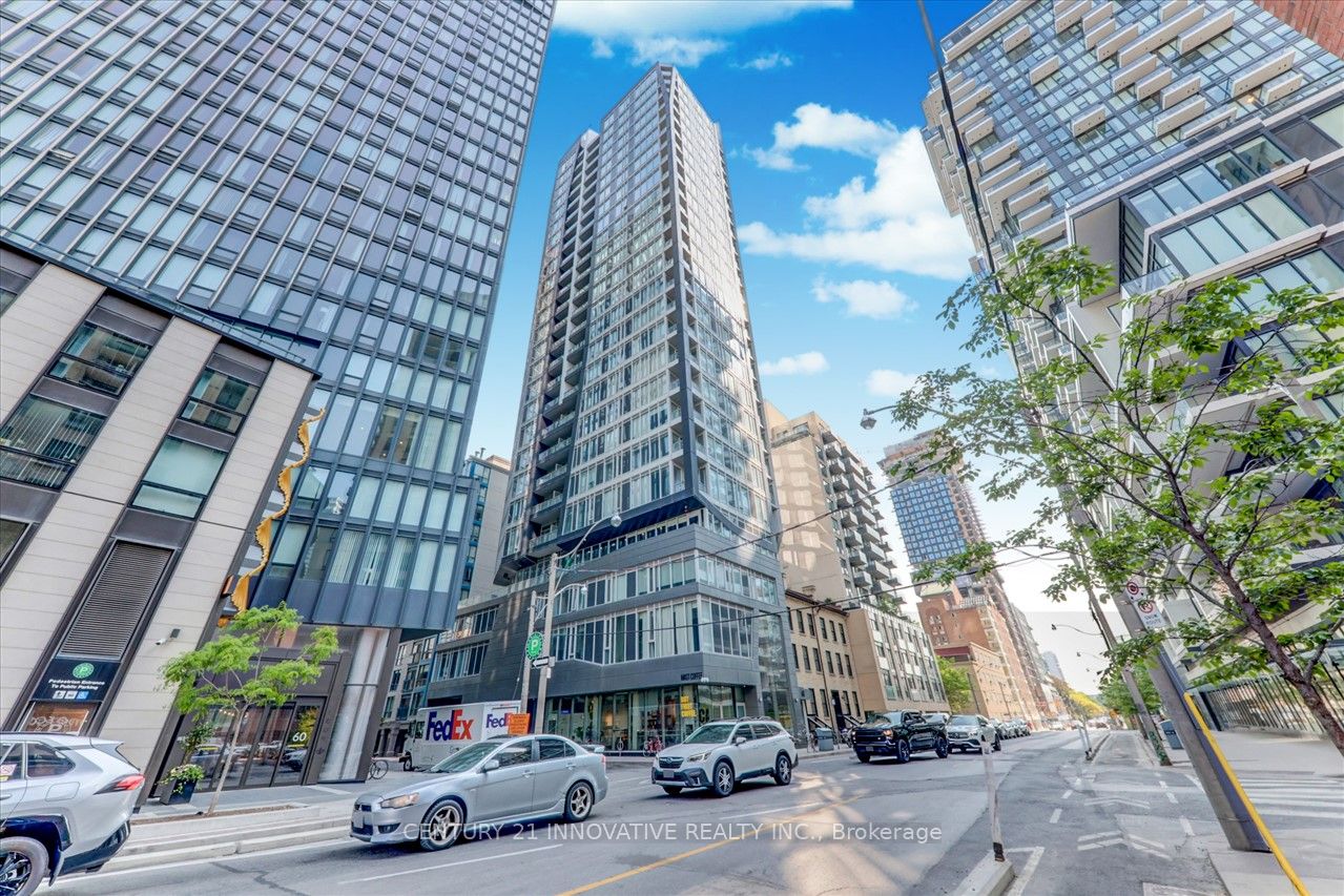 68 Shuter Street #605