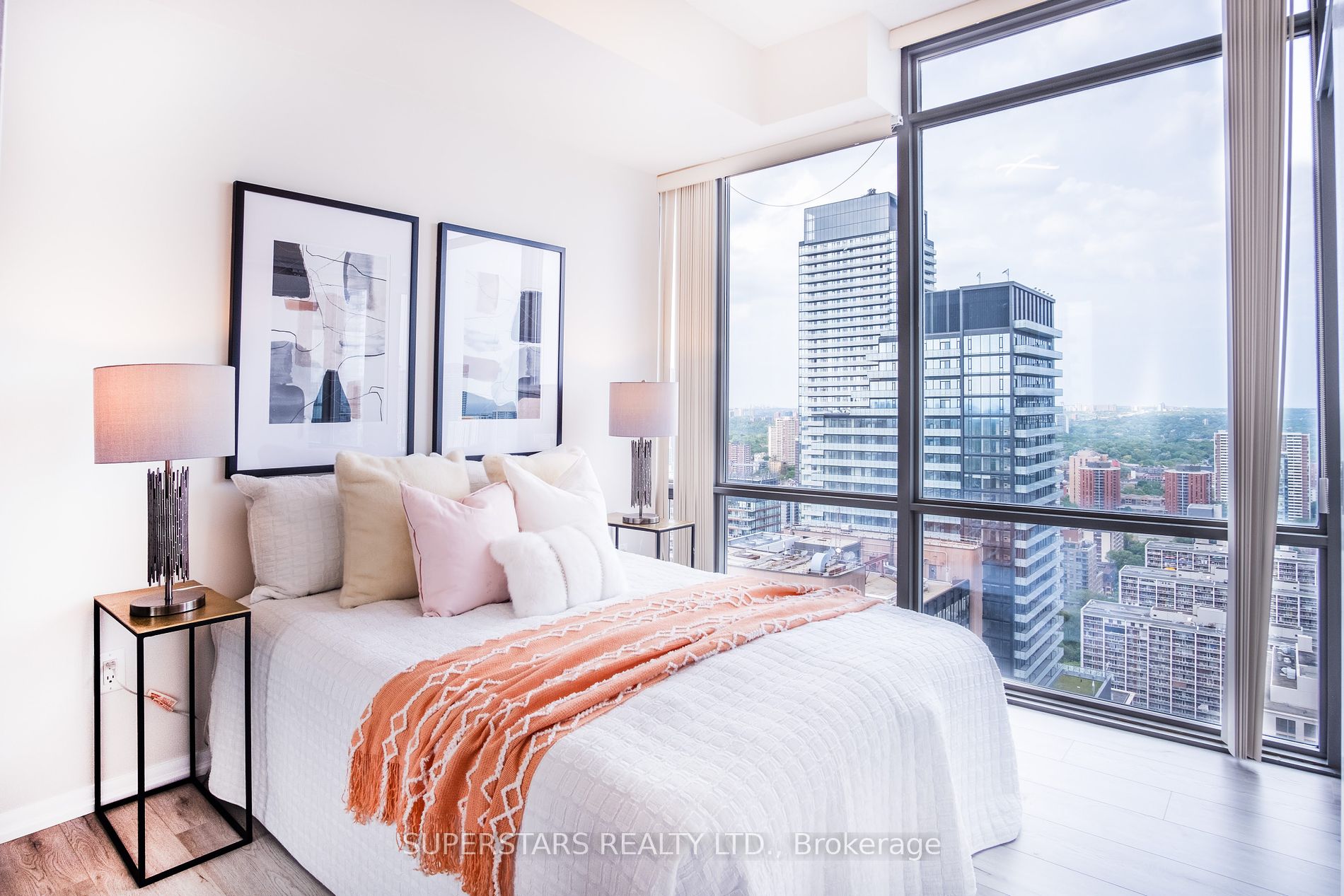 38 Grenville St, #3806